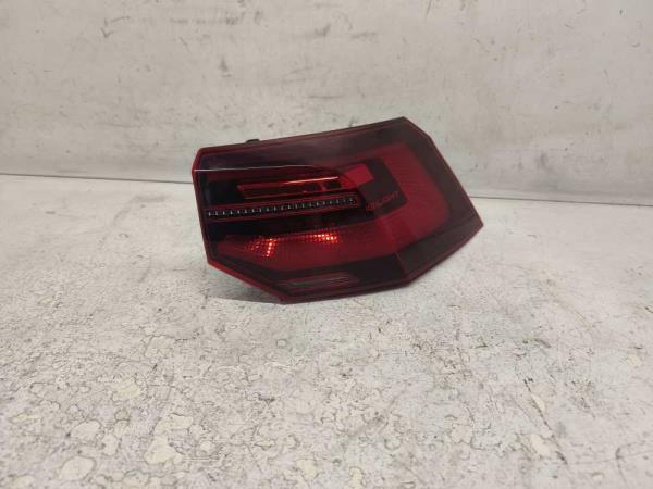 FEU ARRIERE DROIT VW - Vue 1